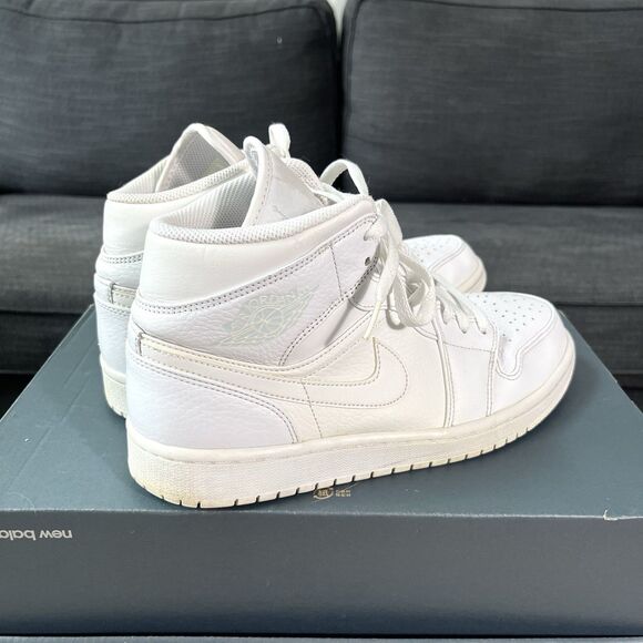 Nike Air Jordan 1 Mid Triple White Basketball Shoes 554724-109 Men's Size 9 - Picture 5 of 12
